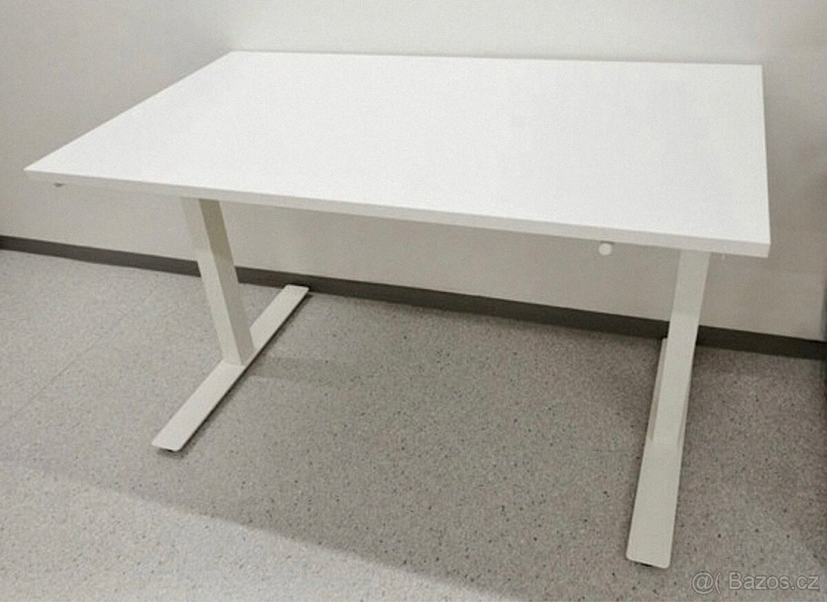 výškově nastavitelný stůl IKEA Trotten