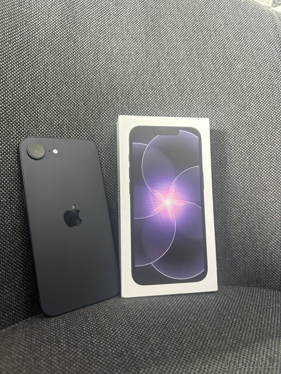 Apple Iphone 17e ZÁNOVNÍ