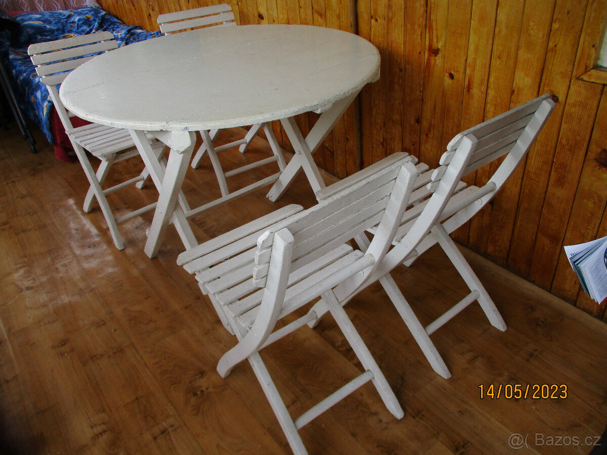 Prodej skládacího stolu a 4 židle