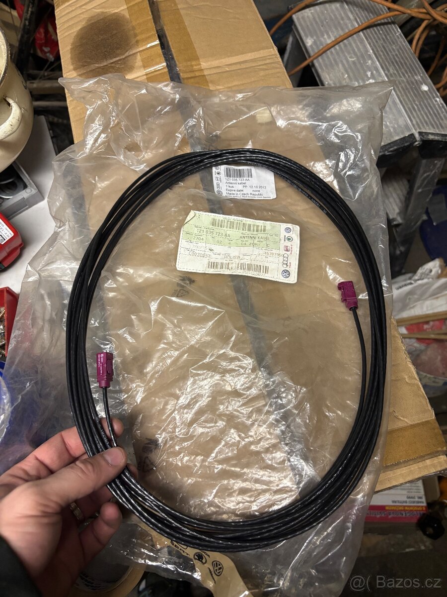 Prodám nový anténní kabel 1z1 035 723 aa