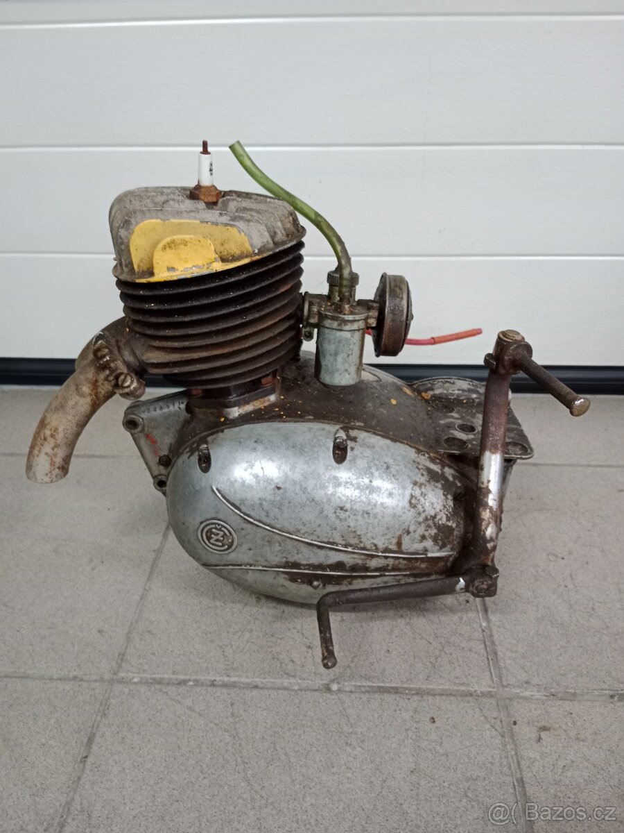 ČZ 125 T r.v. 1949-50 - Motor..
