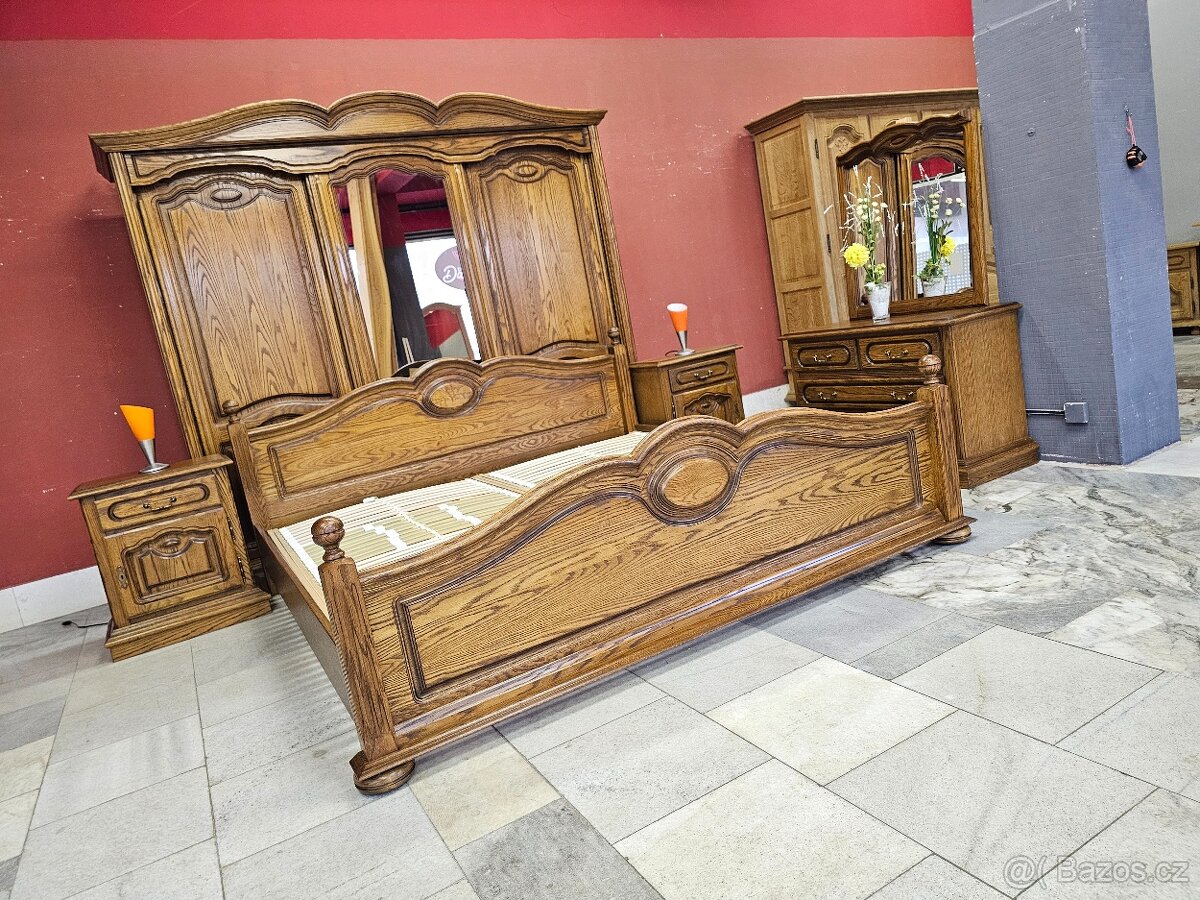 Ložnice Rustikální skříň s posuvnými dveřmi