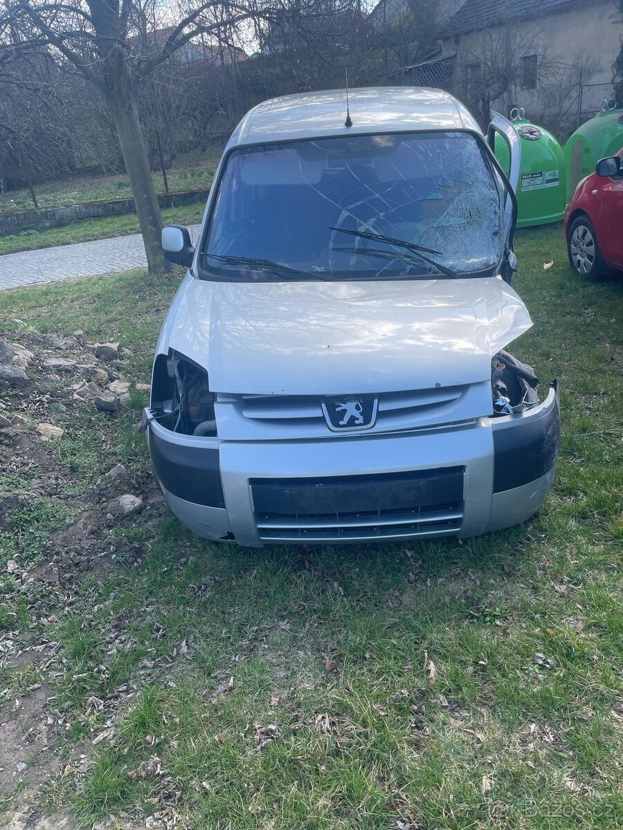 Peugeot partner 1.6 HDI (náhradní díly)