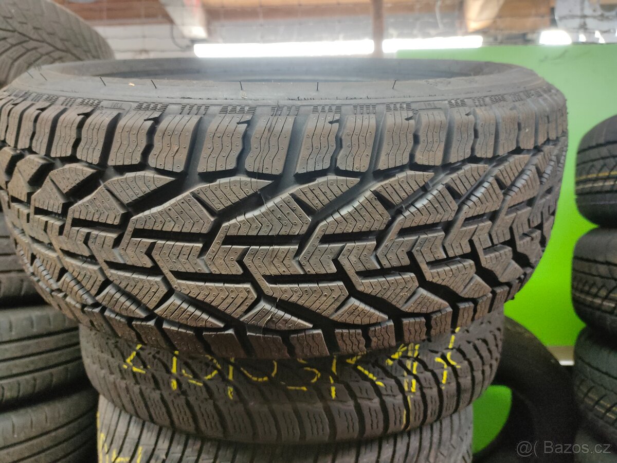 Pneu 225/50R17