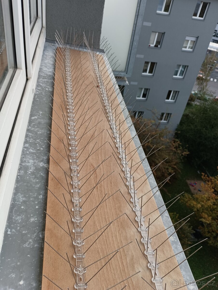Hroty proti holubům a ptákům - na magnet na plechový parapet