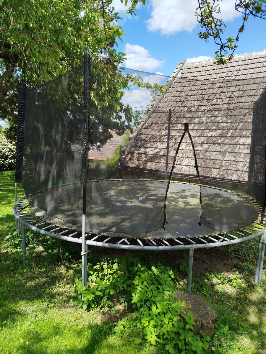 Trampolína