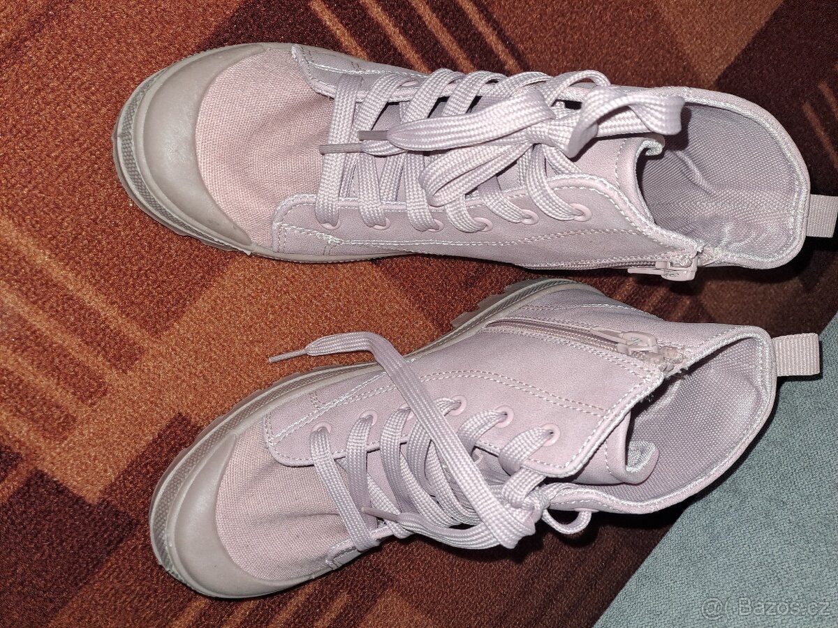 Vel 36 nove