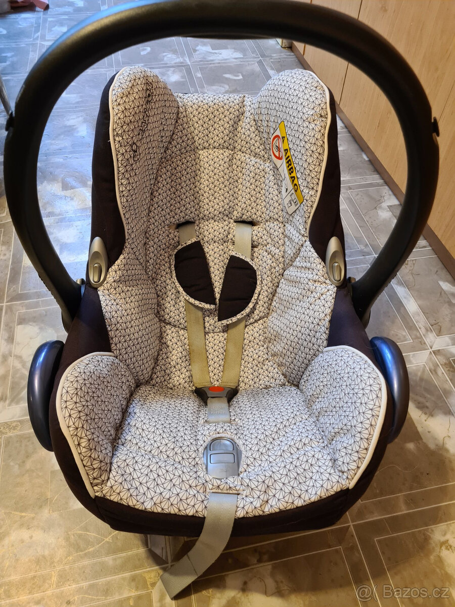 autosedacka-maxi-cosi-se-zakladnou-familyfix