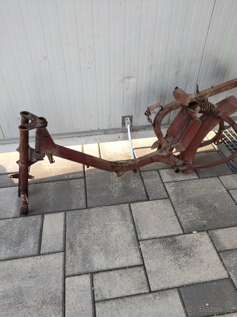 Jawa 555 parez