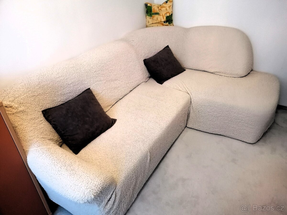 Prodám starší koženou rohovou rozkládací sedačku