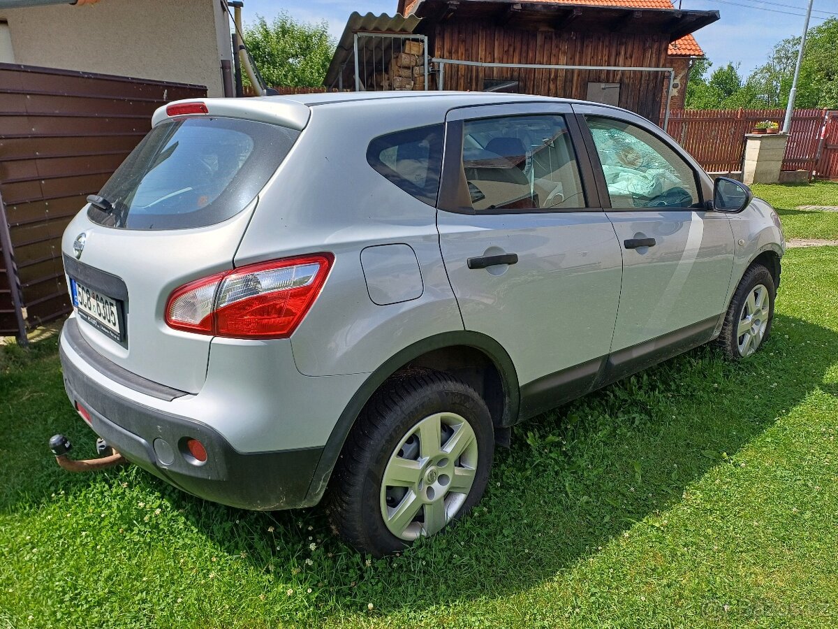 Nissan Qashqai, 1,6, benzín, r.v. 2012