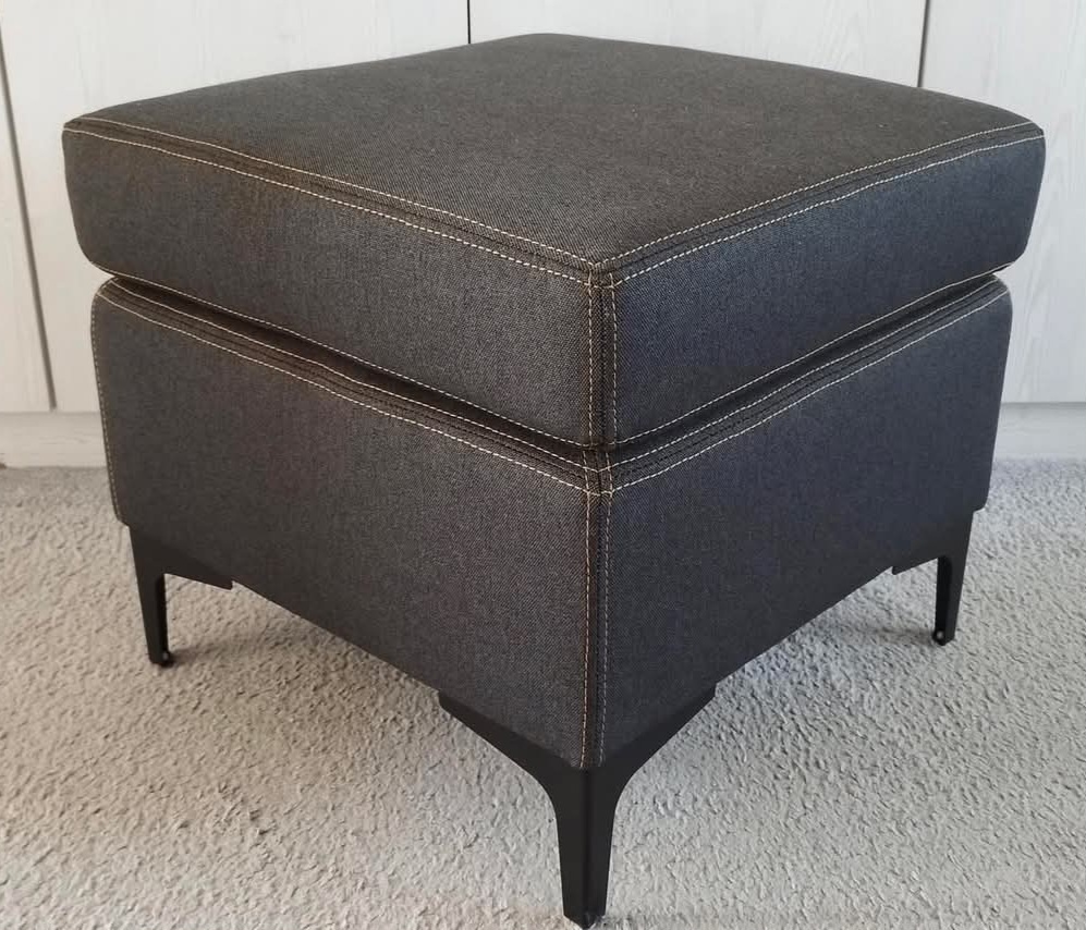 Nový taburet 50x50 cm kovové nožky