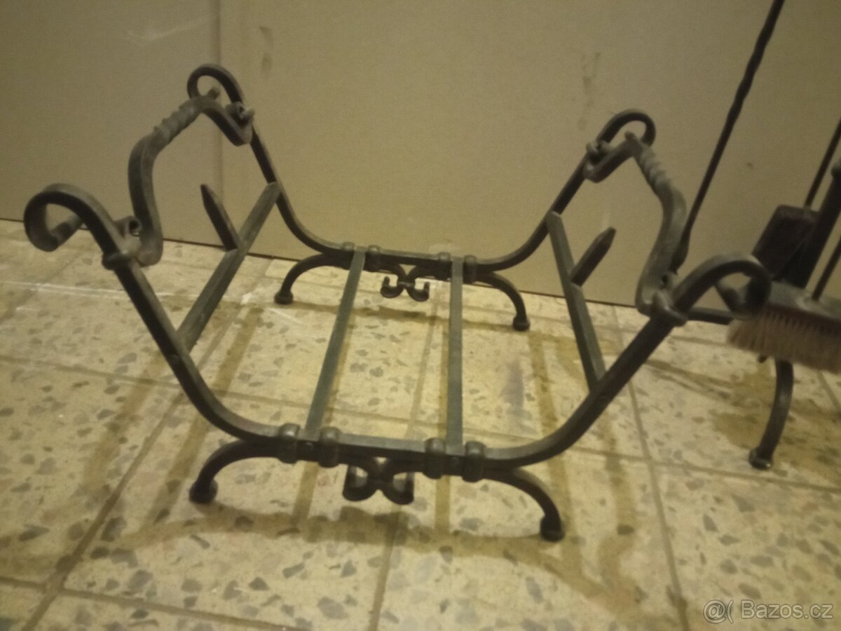 Krbový koš a nářadí