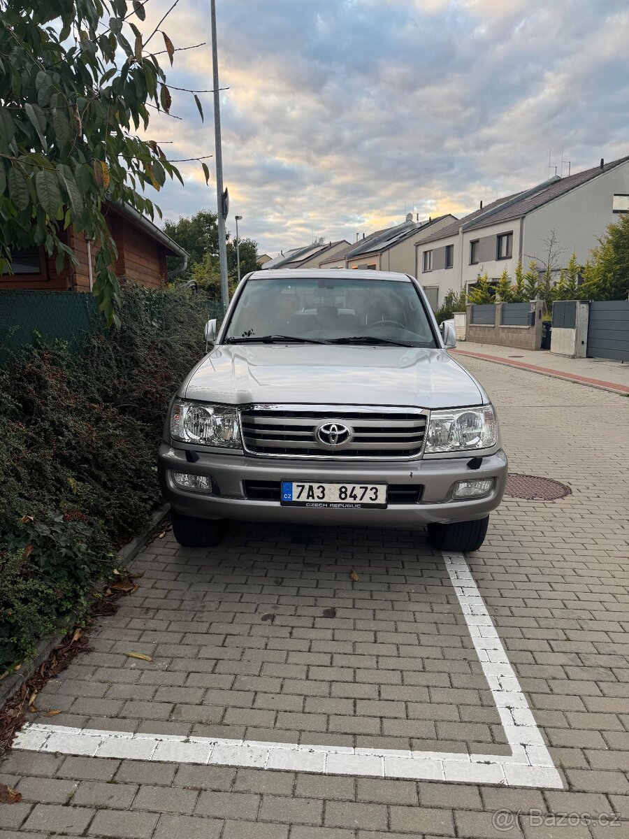 Toyota Land Cruiser 100 - jedinna sveho druhu