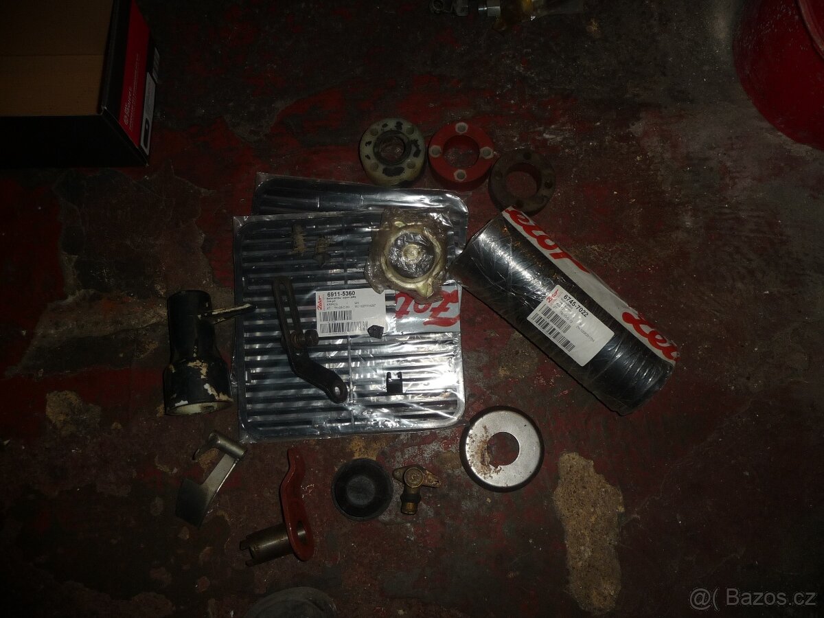 Různé náhradní díly na Zetor