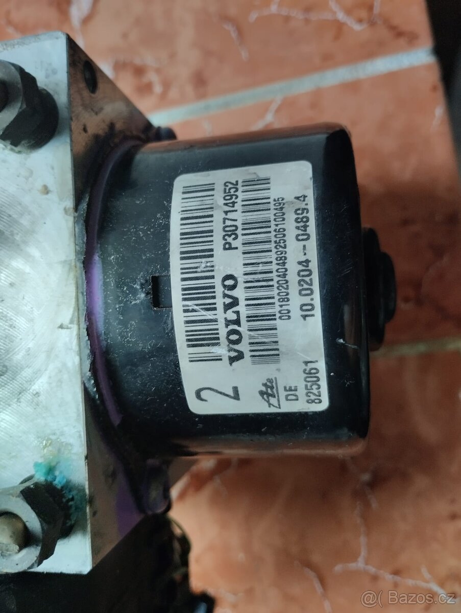 Pumpa ABS Volvo V70 II P30714952