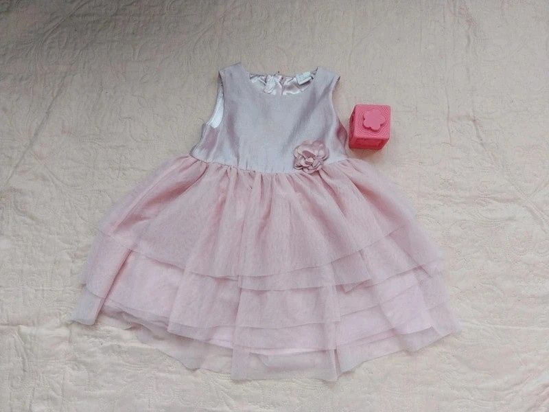 Sváteční šaty s tylovou sukní H&M, vel. 86