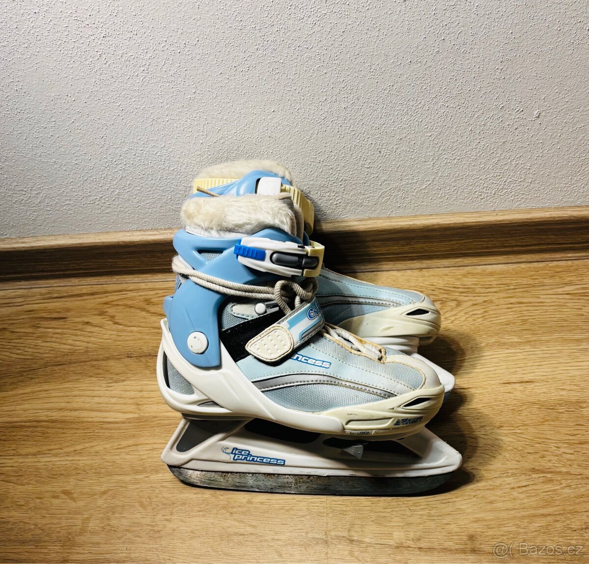 lední brusle Crowned Princess (32-35 EU)