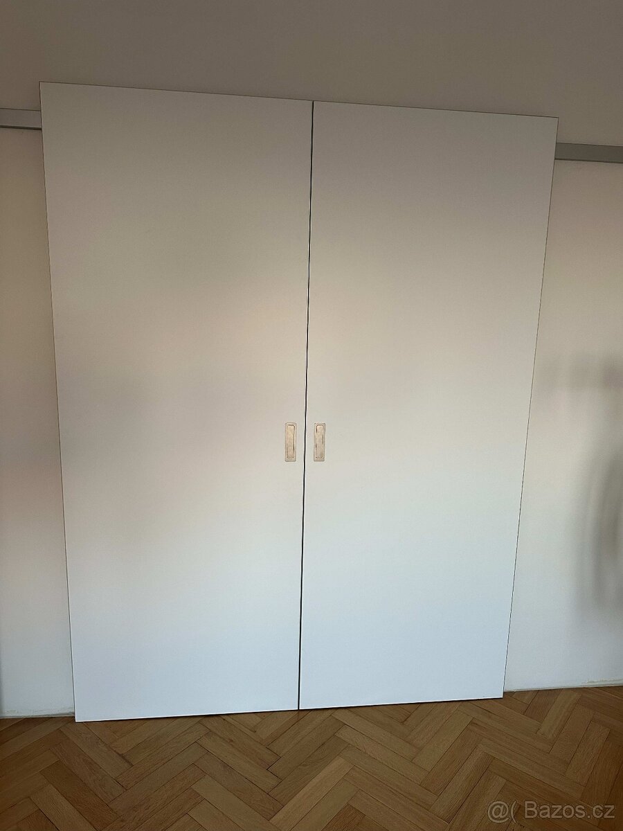 dvoukřídlé posuvné dveře SAPELI - bílá - mat