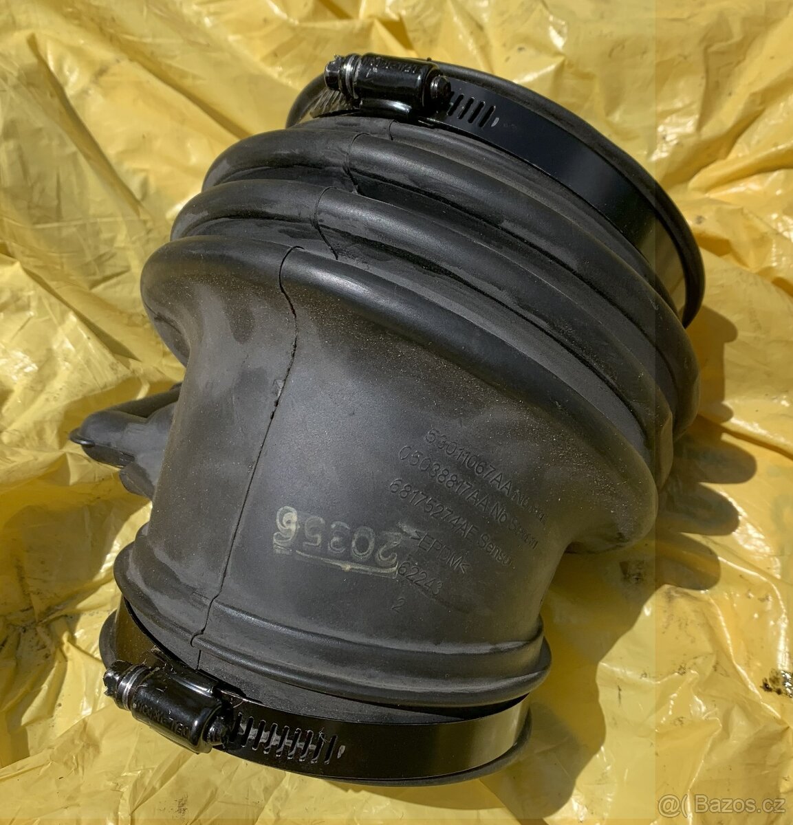 Koleno sání pro Dodge Hellcat 05038817aa