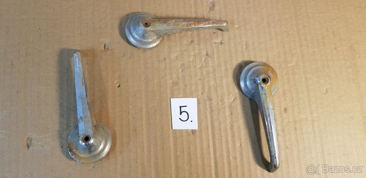 3 ks kliček na stahování okének,... autoveterána...č.5