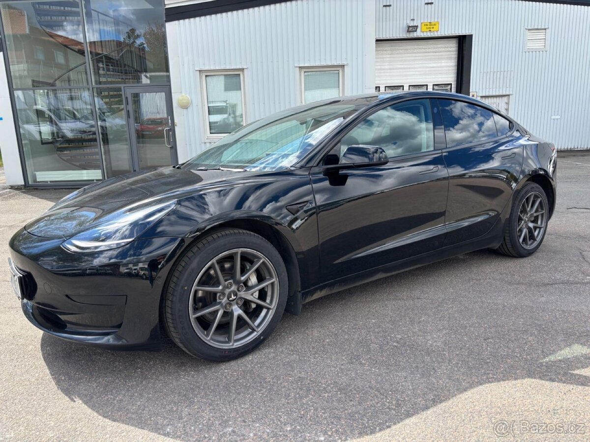 Tesla Model 3 Standard Range
