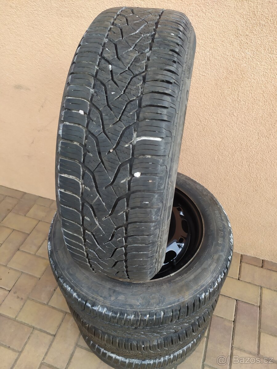 Celoroční pneu 185/60 R14, na discích 5x100