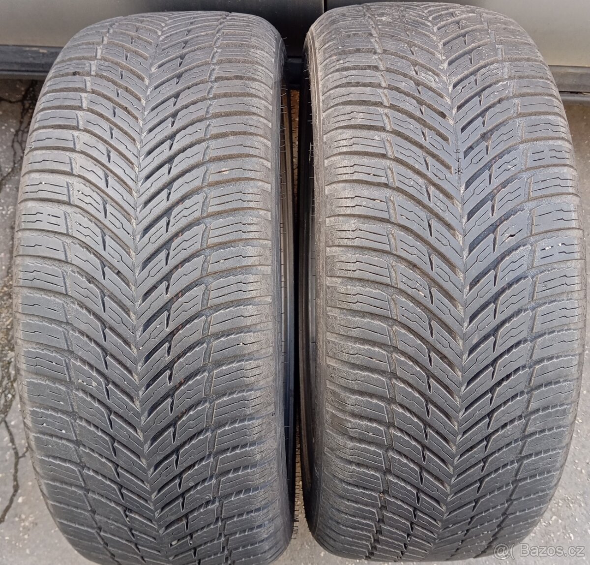 Celoroční pneu Nokian Seasonproof 215/45/17