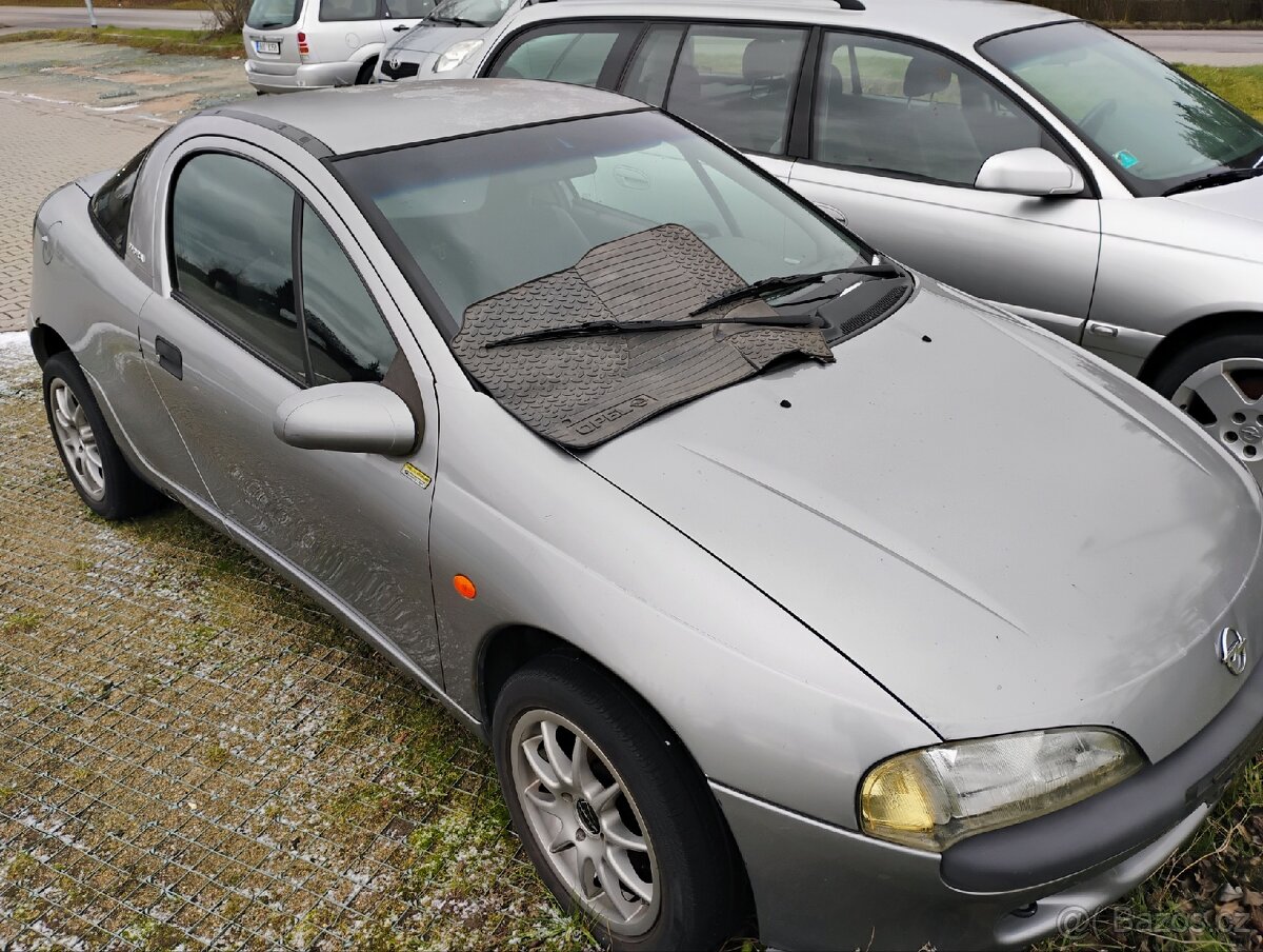 Opel Tigra A rezervace