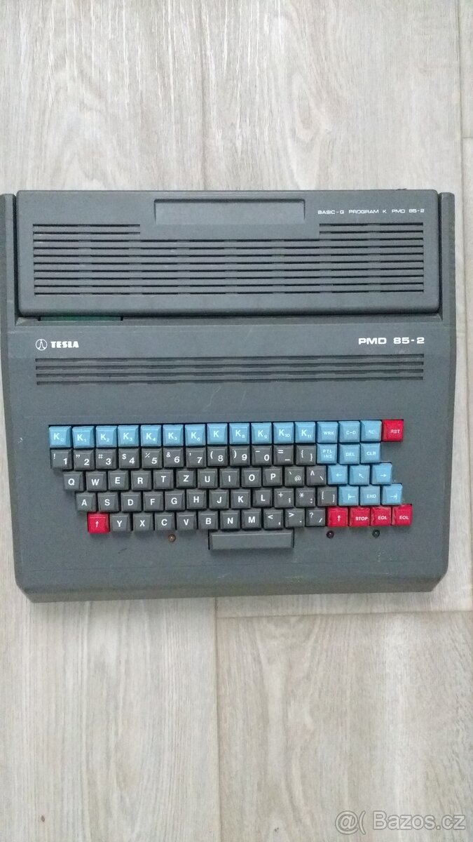 Svitkove kondenzátory , PMD PMD-85 klávesnice keyboard