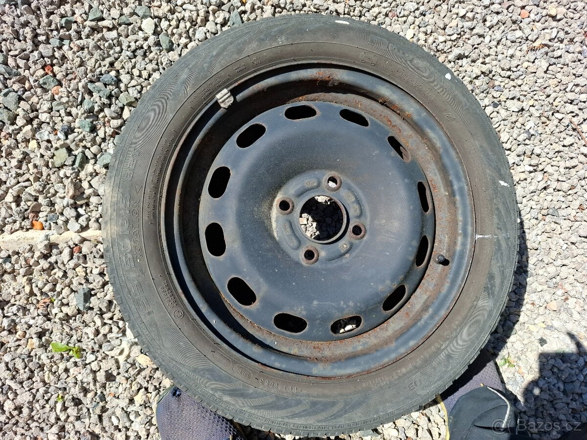 Ocelové ráfky a pneumatiky Ford 195/50R15