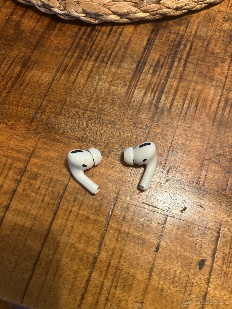 Airpods Pro (2023) - sluchátka
