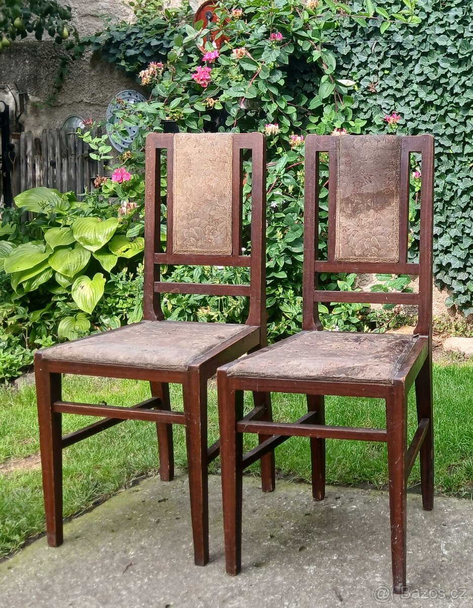 2 dobové židle