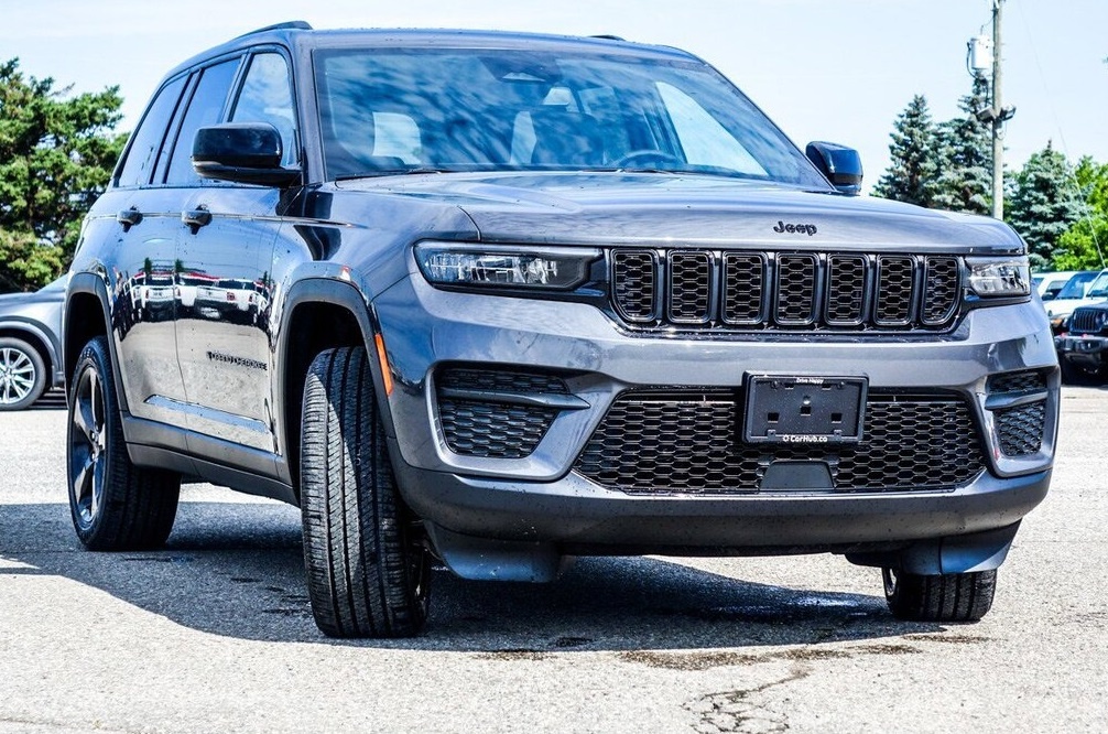 Jeep Grand Cherokee Altitude rok 2024