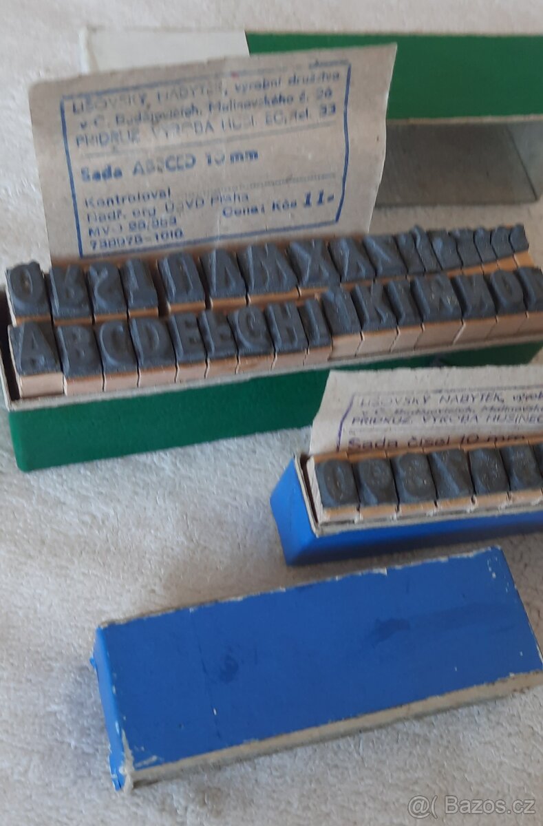 Retro sada razítek- písmena,číslice