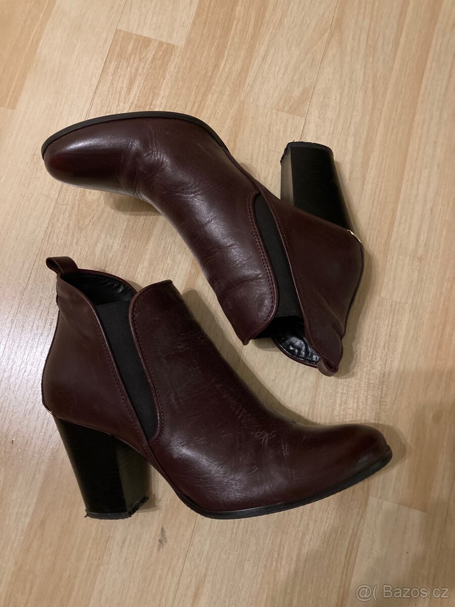 Kožené kotníkové boty Lasocki vel. 40