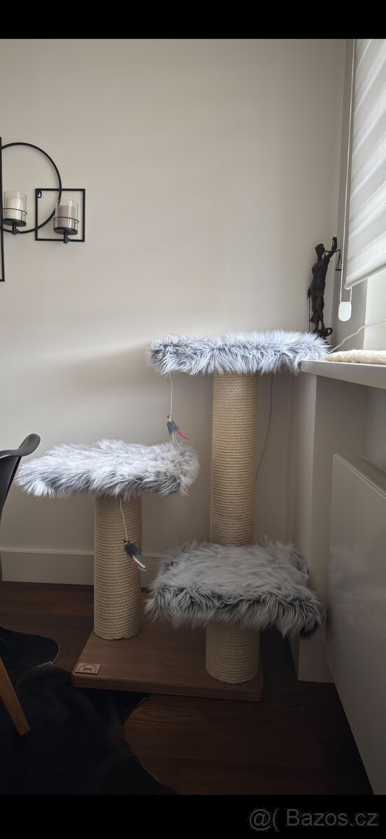 Dřevěné robustní škrabadlo pro kočky - model R8 (PC:10.150)