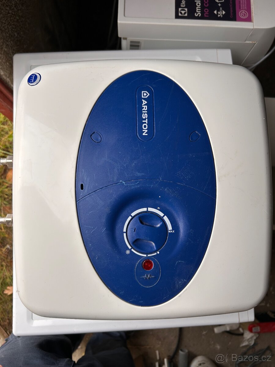Ariston elektrický ohřívač vody 10 l/2000w