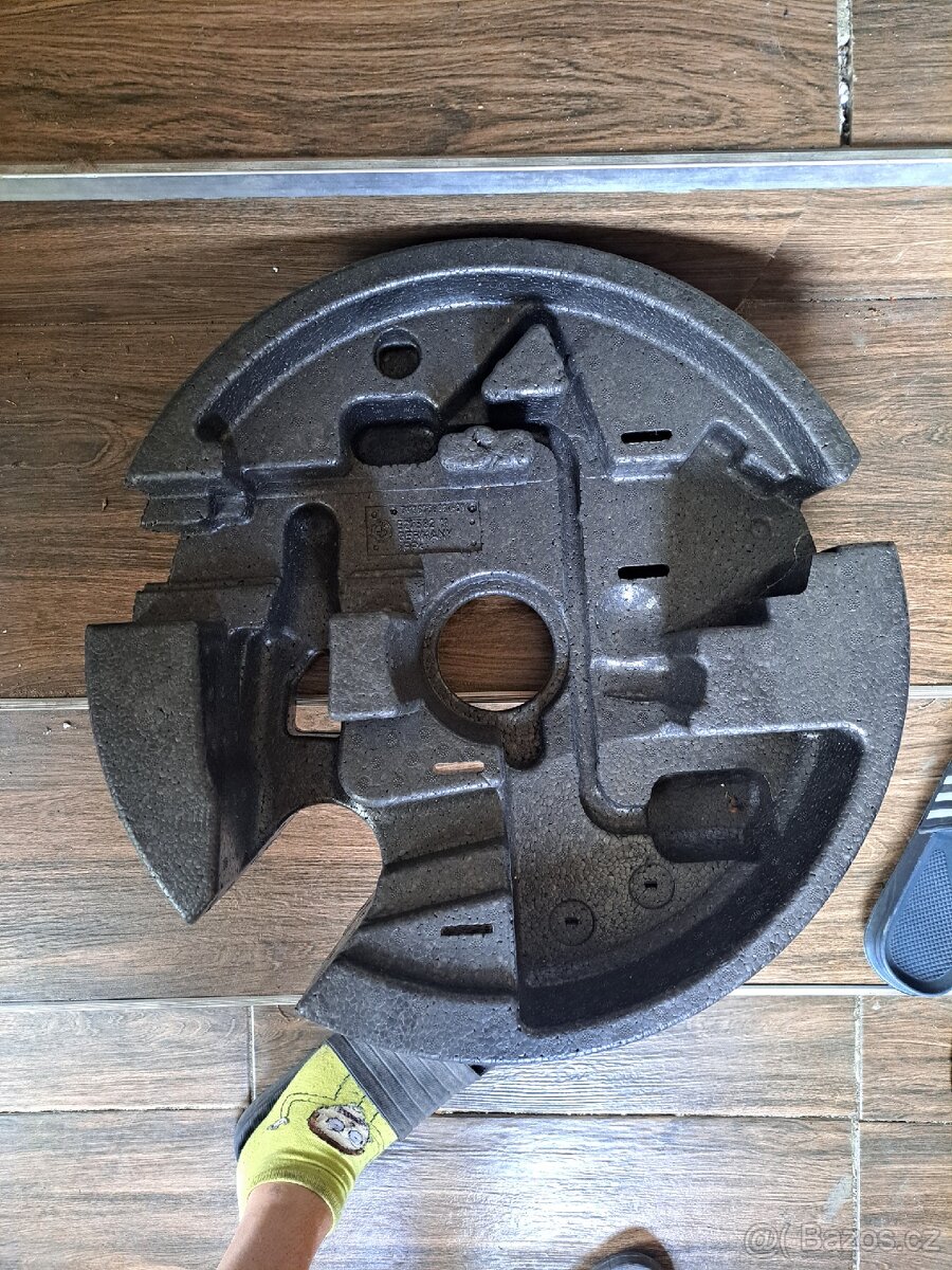 Bmw e60 výplň dna kufru