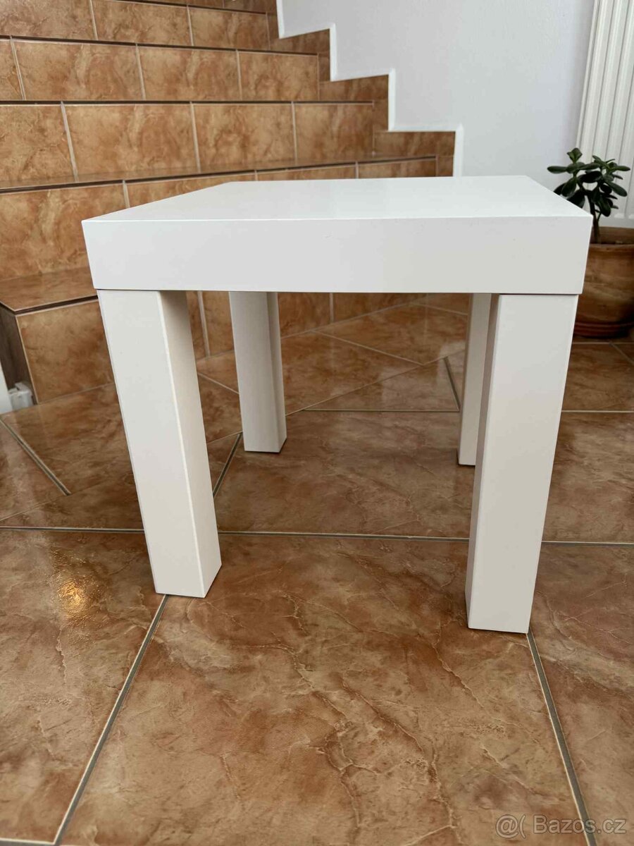 Odkládací stolek LACK (Ikea)