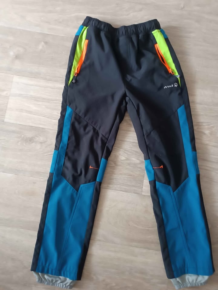 jarní softshellové kalhoty vel. 140