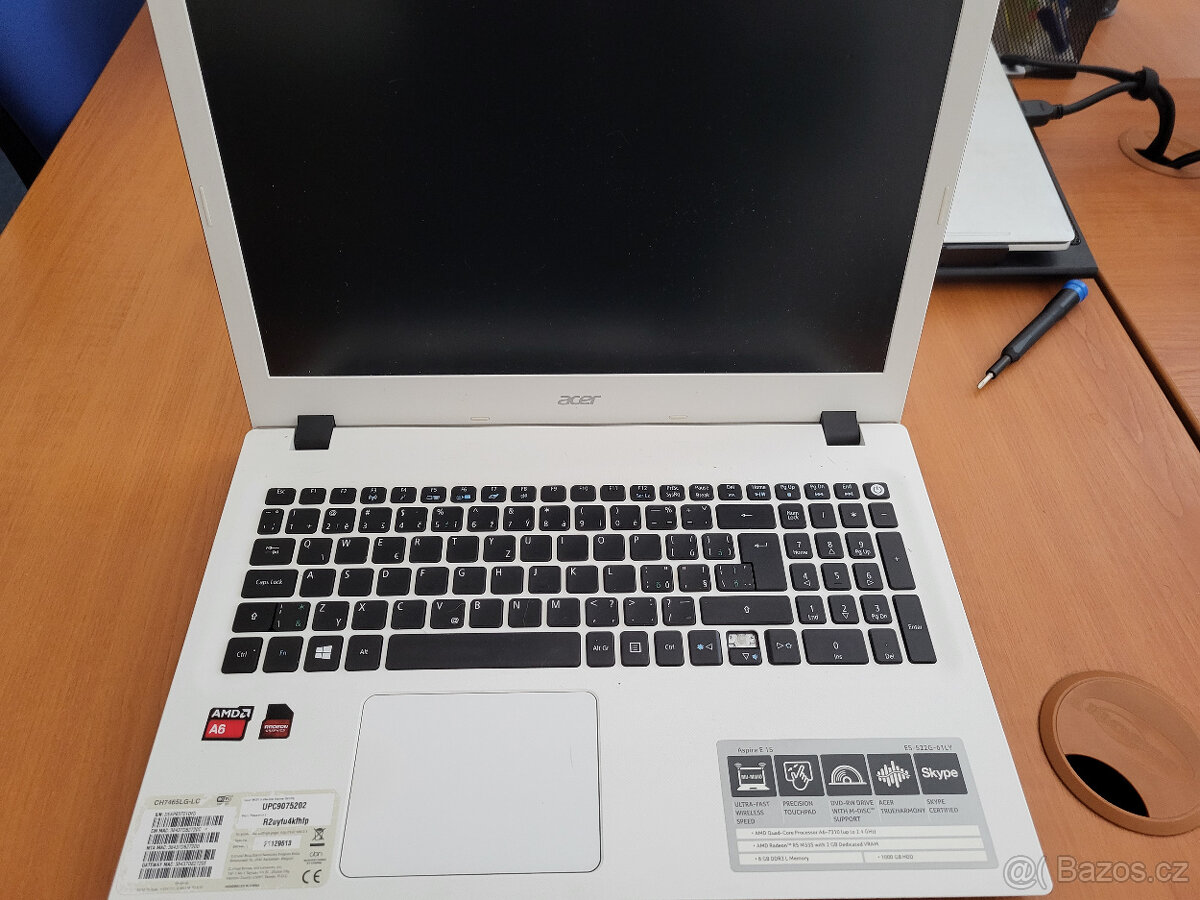 Notebook Acer Aspire E5-522G-61LY