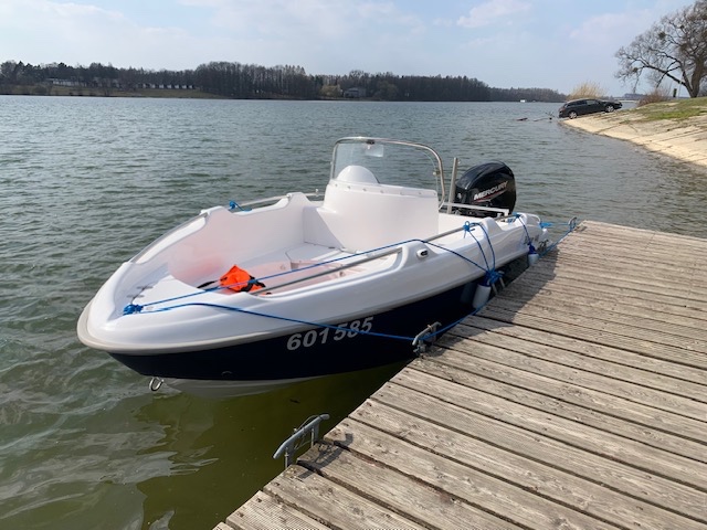 Člun Blesser 440 + motor Mercury 50 hp