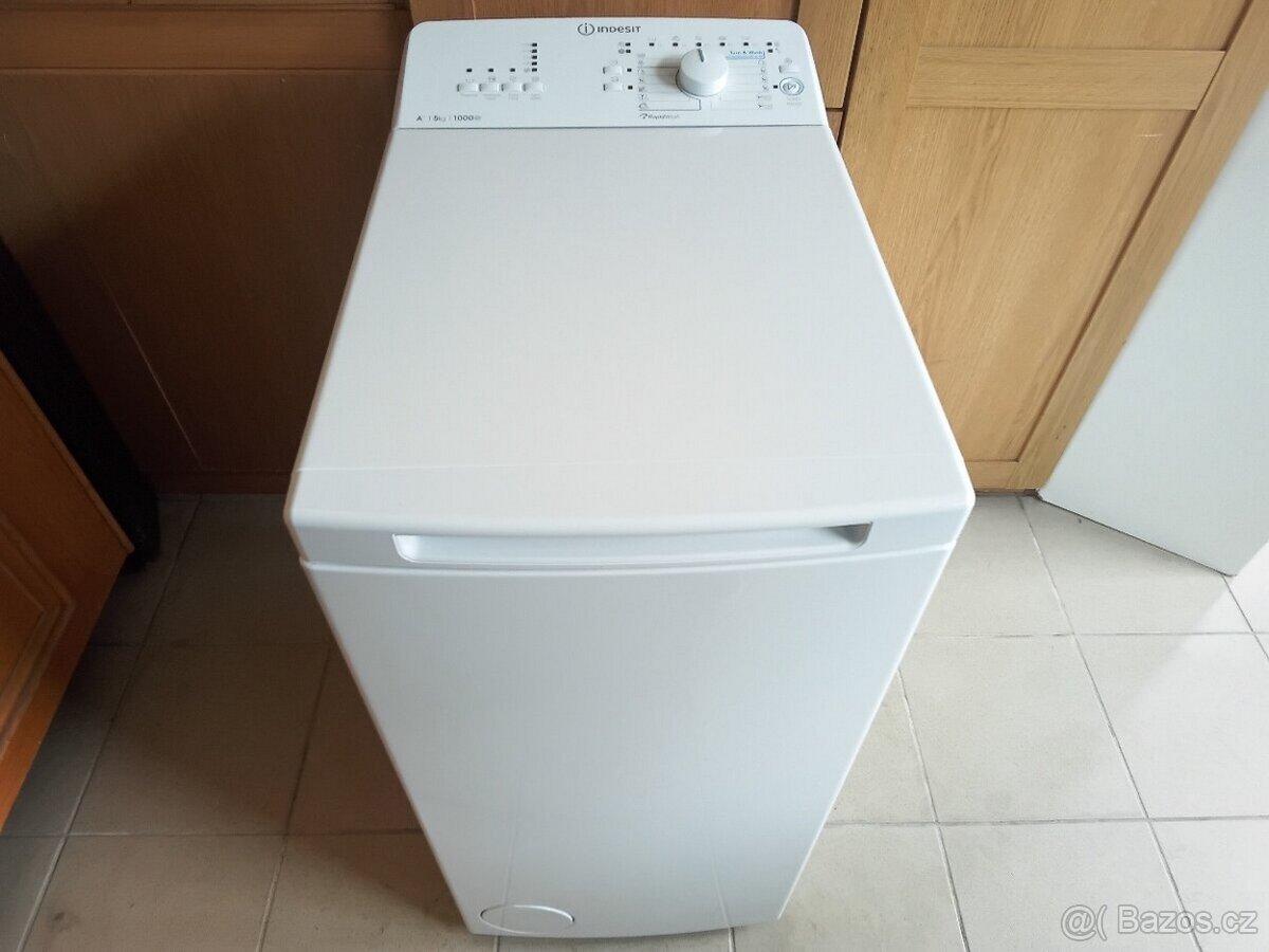 40cm vrchem plněná pračka A++