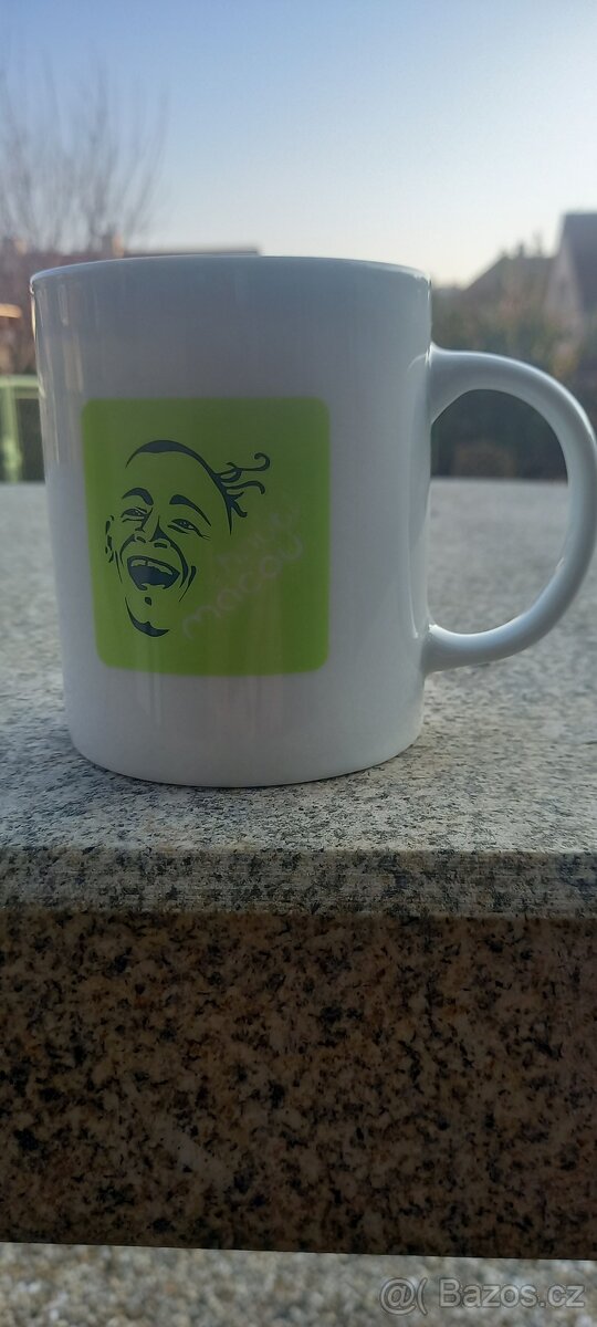 Hrnek