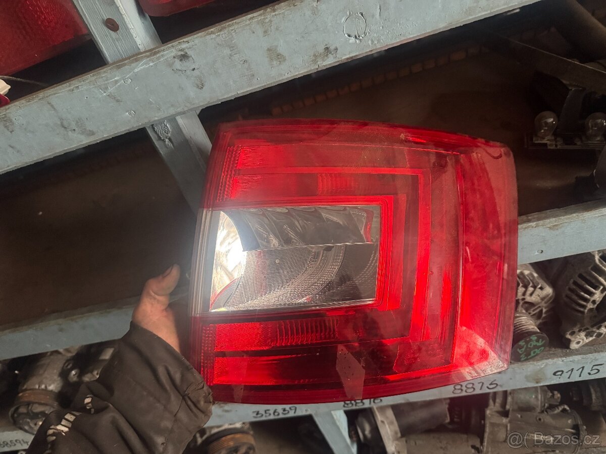 Pravé zadní světlo na škoda octavia 3 combi