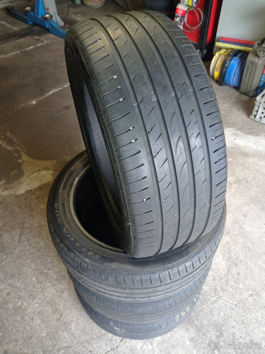 Pneu SUV _ 245/45 R18