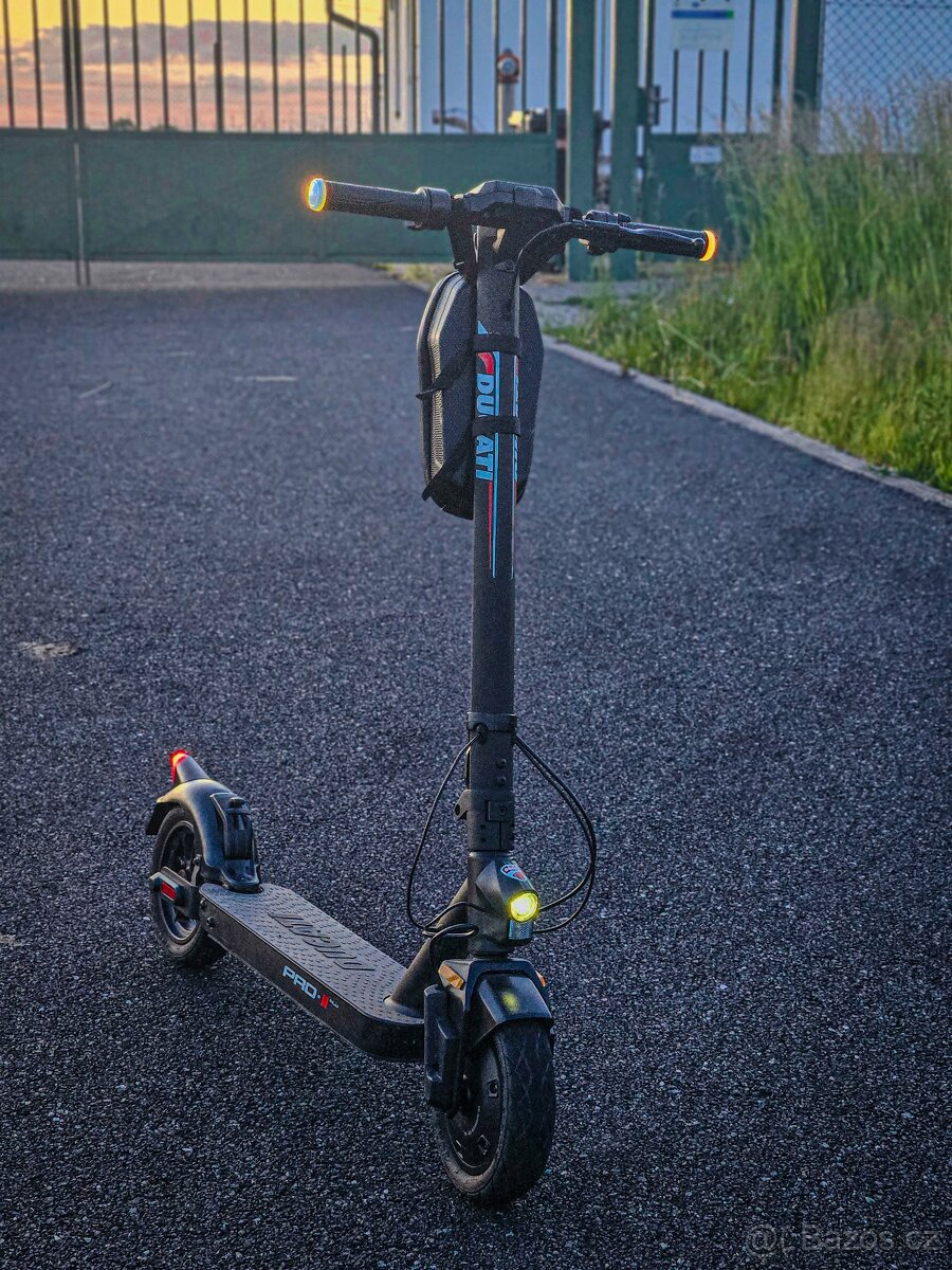 Elektrokoloběžka Ducati Pro 2 Plus