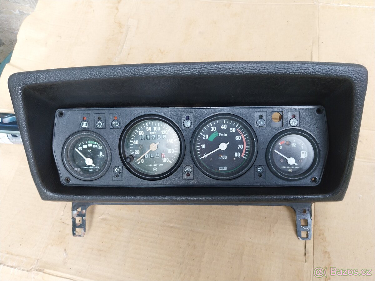 Škoda Rapid, 130 L - přístrojový štít
