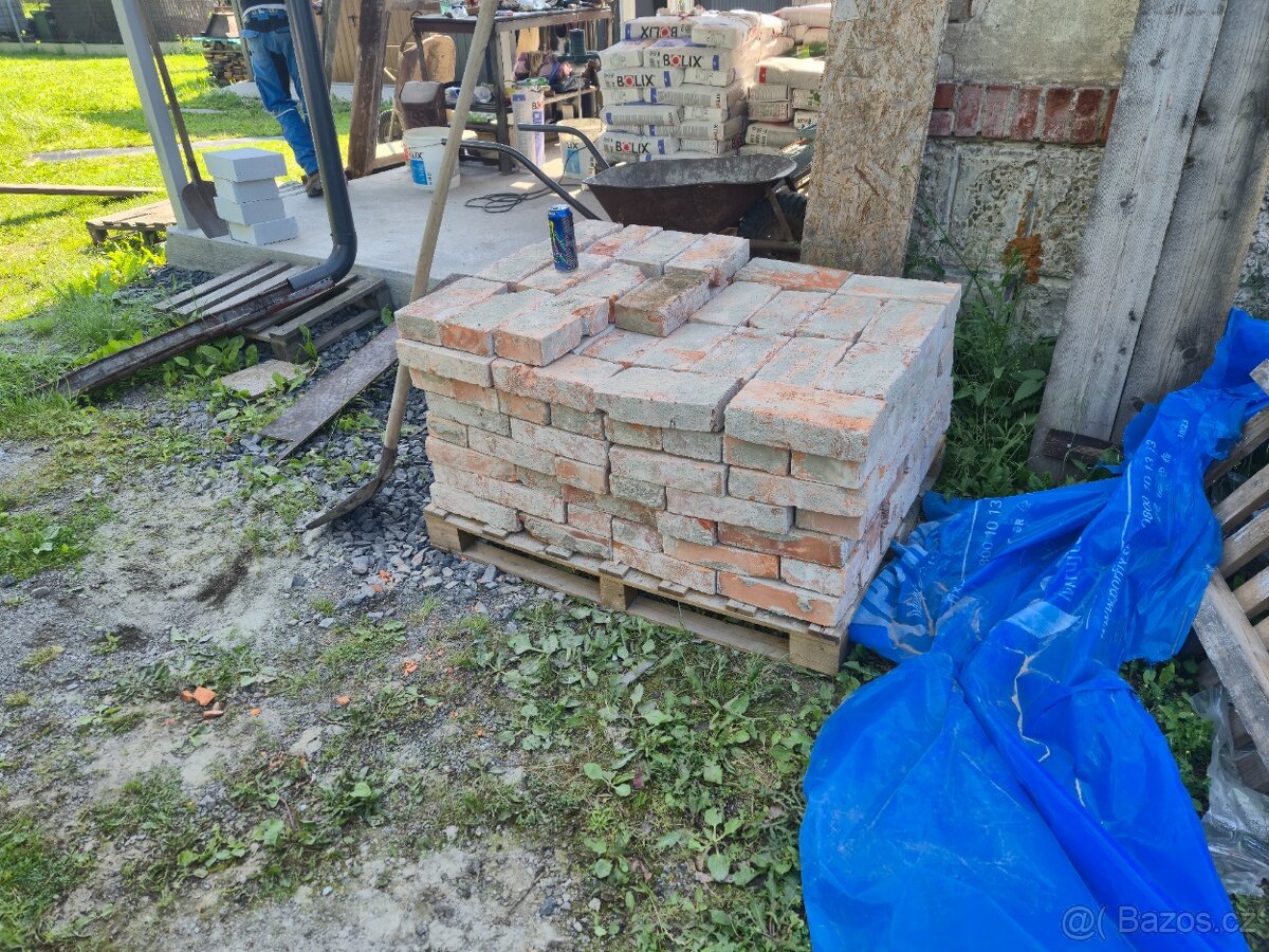 CIHLY poctive komunisticke